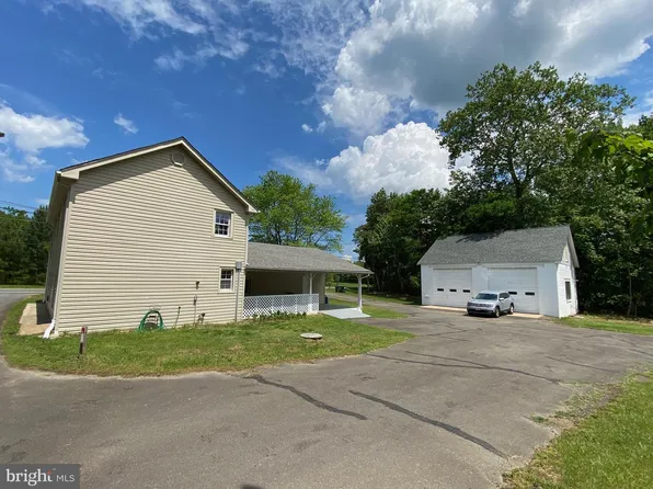 1006 White Oak Rd, Fredericksburg, VA 22405