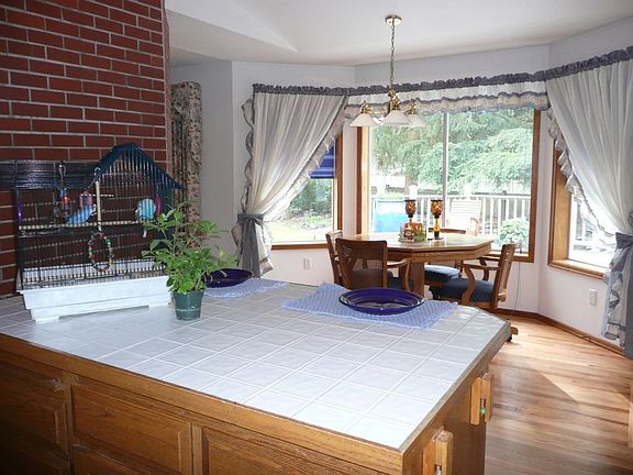 Spacious kitchen with nook 