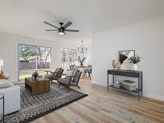 3rd image of 4709 Brassiewood Dr