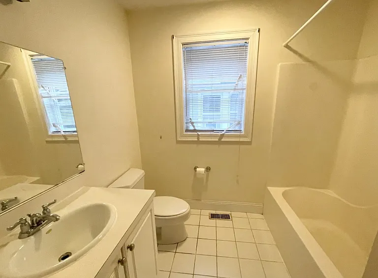 128-130 Hillside St #2 — Photo 6