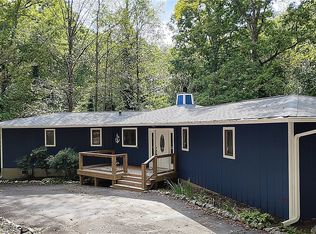 130 Bay Dr, Fair Play, SC 29643