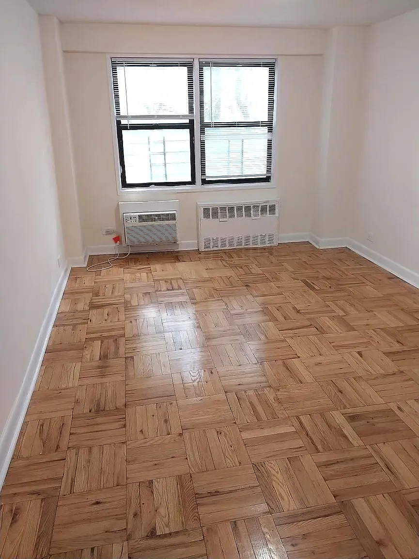 123-60 83rd Avenue — Photo 3