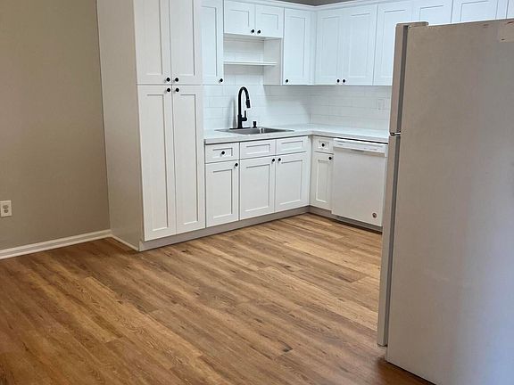 2nd image of 2428 Bridge Ave #203