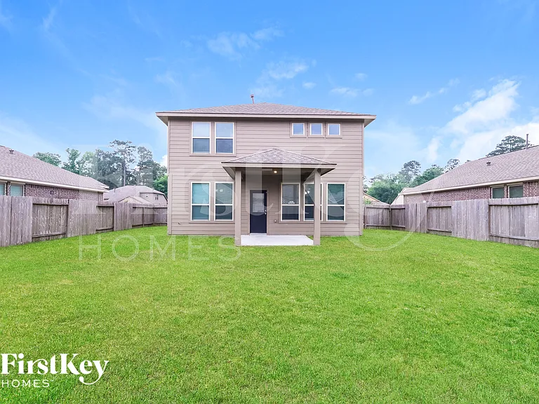 15141 Meadow Gln S — Photo 18