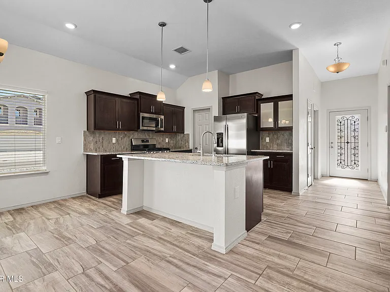 1117 Summer Rain St — Photo 12