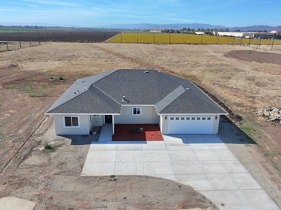 1st image of 820 Las Animas Ave