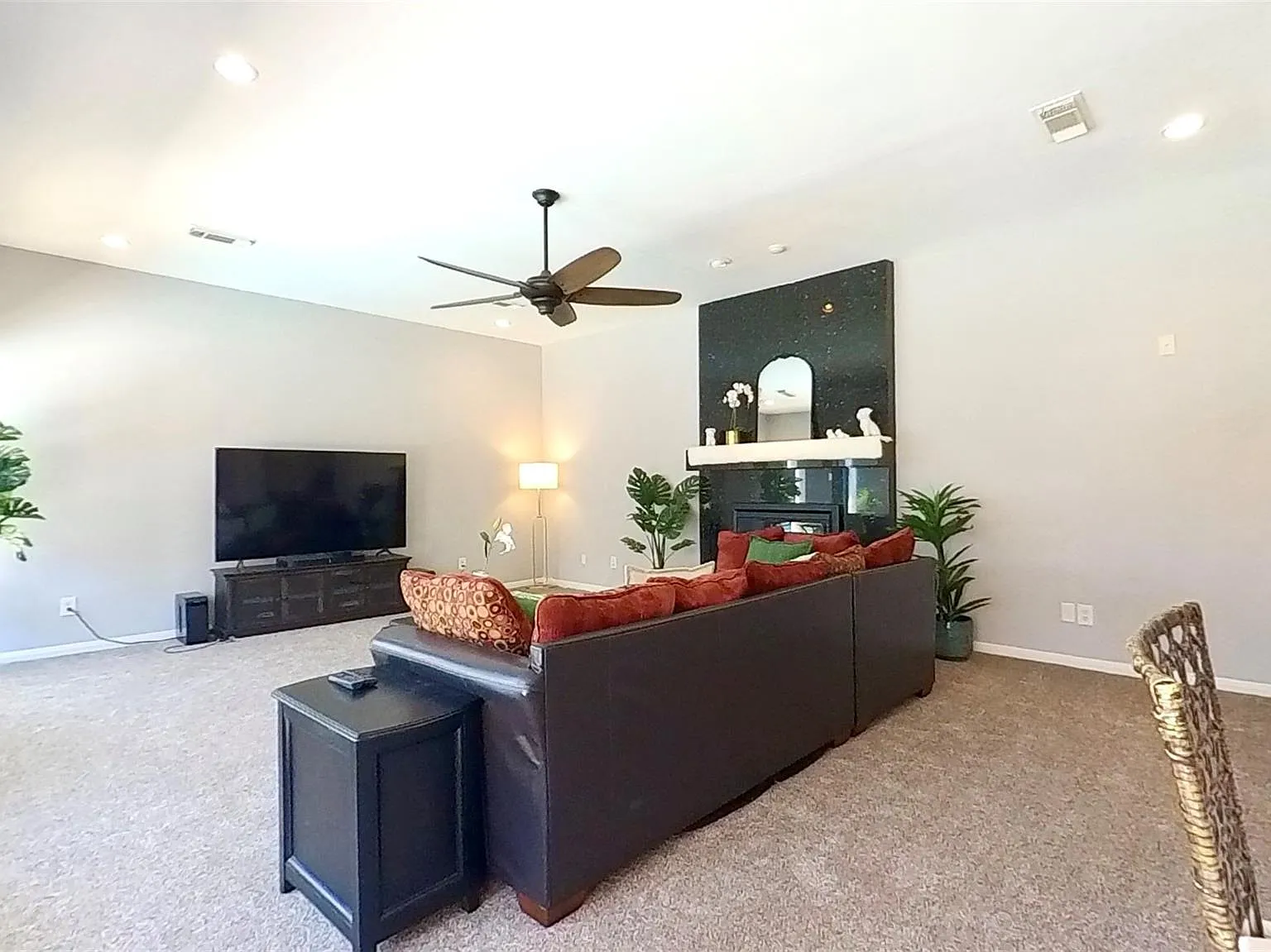 4 bed, 2.5 bath, 3161 sqft, $3,890 — Photo 4