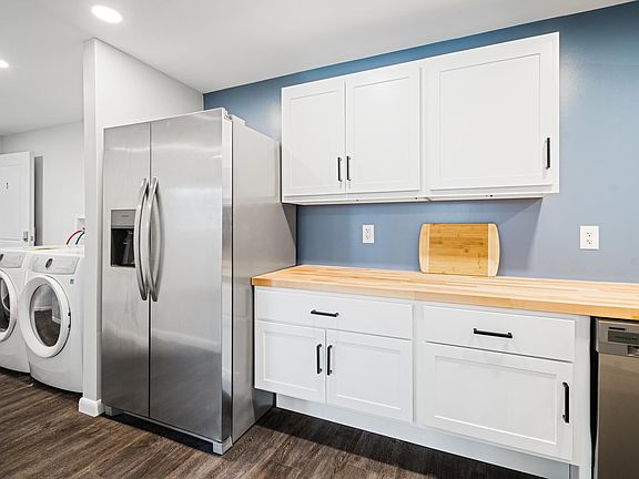 4th image of 3-3527 Vienna St APT 3