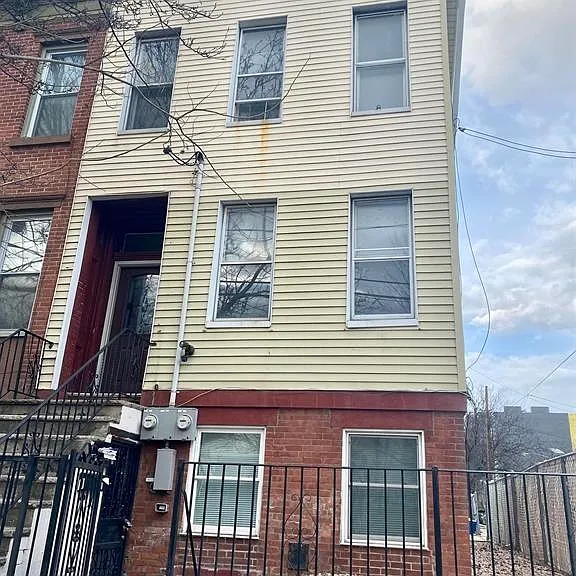 96 Maple St #1 — Photo 13