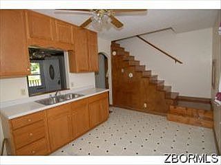 1st image of 1003 Leonard Ave