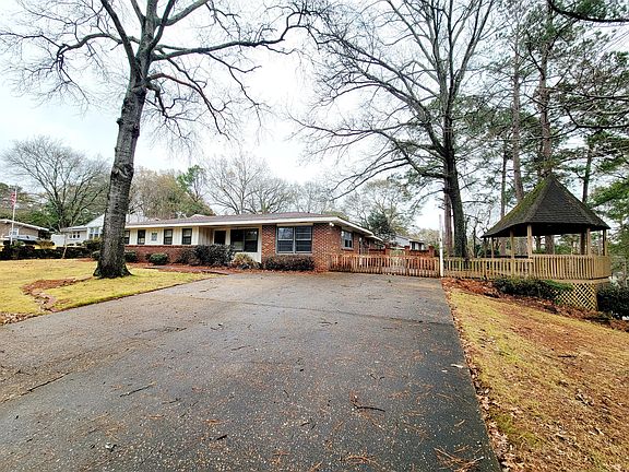 2nd image of 437 Holland Dr