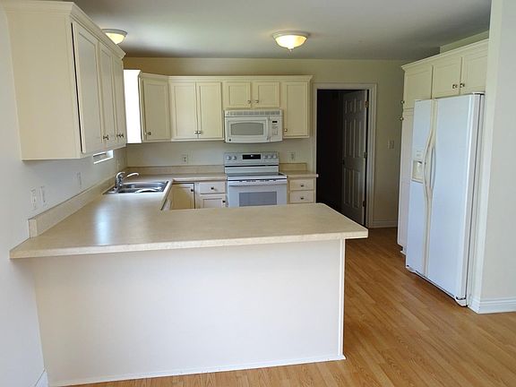 4th image of 2911 Goldenrod Ln