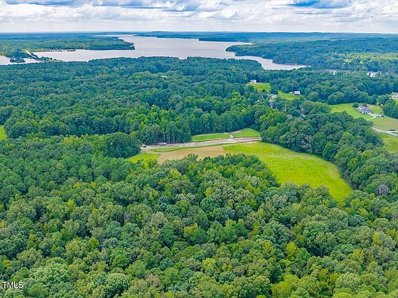 5th image of 138 Lakeside Dr