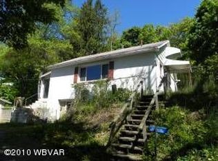 1554 Mount Carmel St, Williamsport, PA 17701