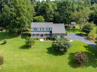 4144 Carriage Ln, Hickory, NC 28602