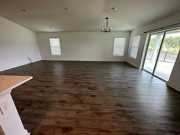 4th image of 1468 Park Leah Cir