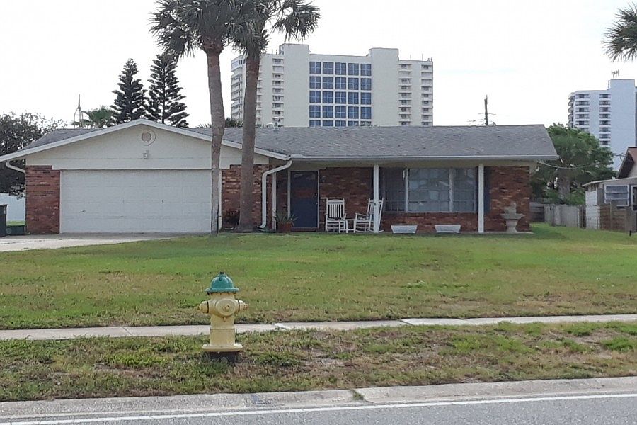 1st image of 2561 S Peninsula Dr