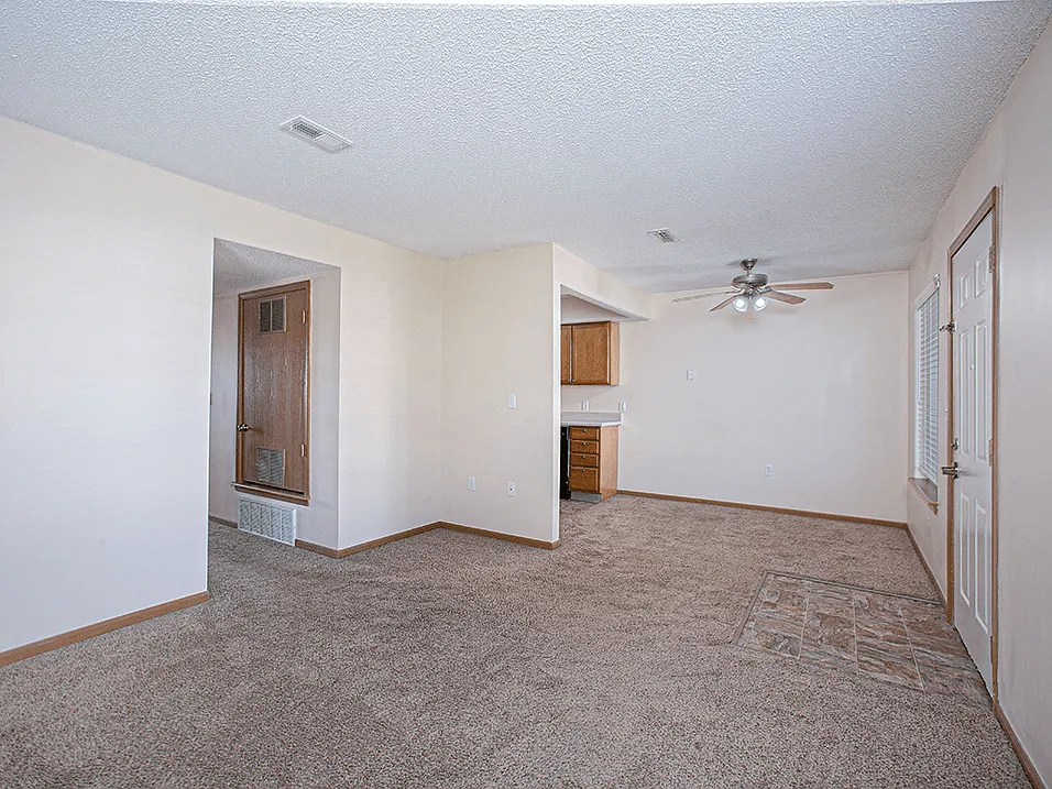 Ridgeport Apartments and Townhomes — Photo 4