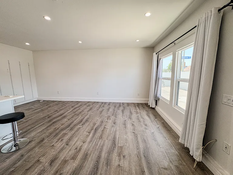 9124 Three Seasons Rd — Photo 8