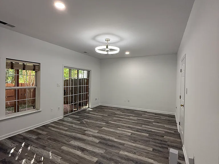 8555 Wyngate Manor Ct — Photo 15