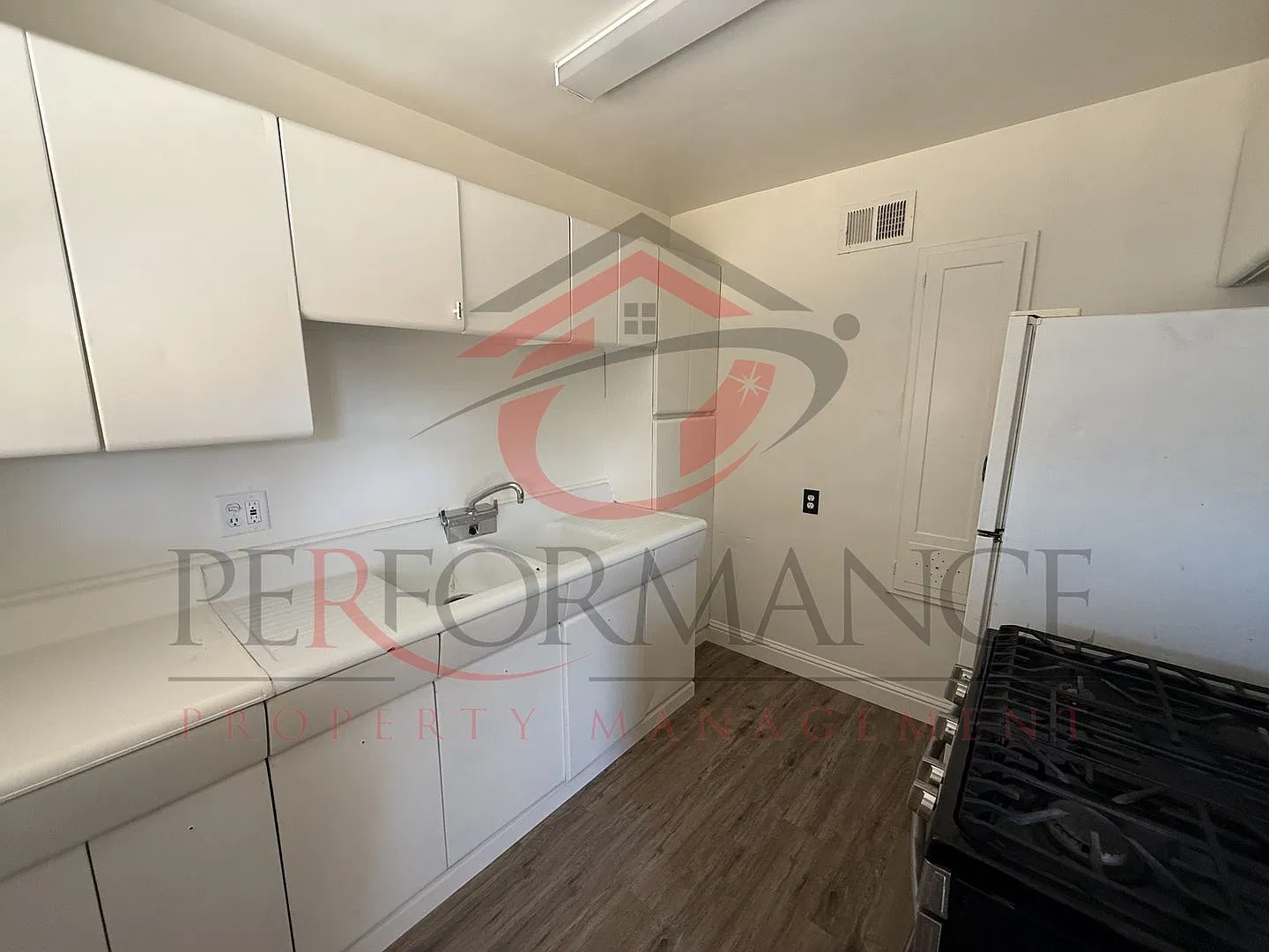 Cozy 2Bed/1 Bath in Taft, RBP & Deposit Alternative Option — Photo 4