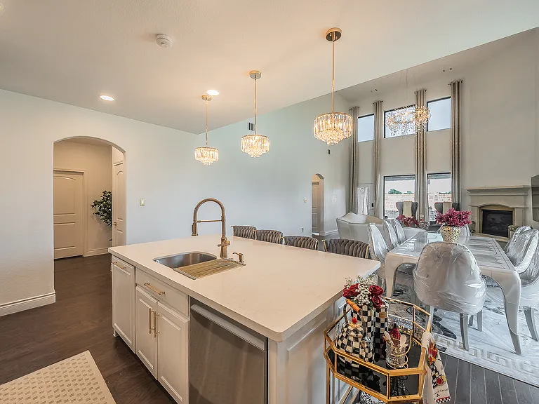 1742 Holmwood Dr — Photo 6