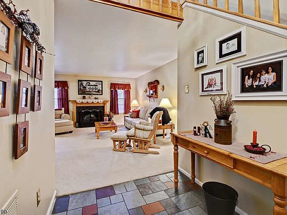 5th image of 153 Harrow Dr