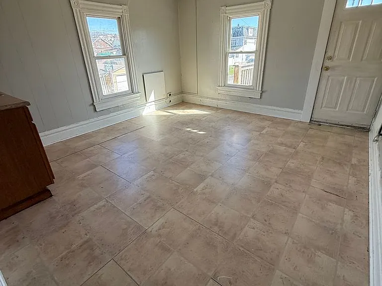1001 Caldwell Ave — Photo 2