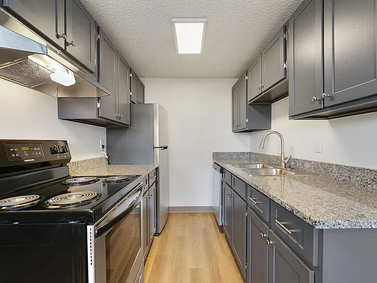 3310-3330 Butternut Dr — Photo 4