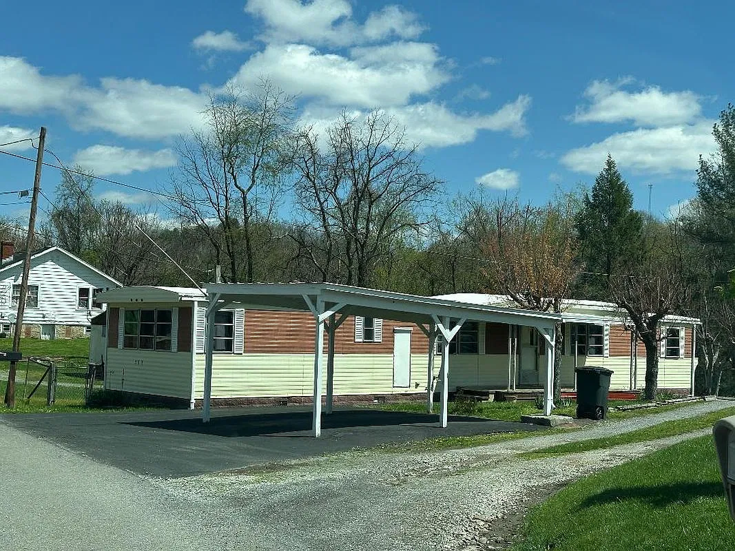 2 bed, 1.0 bath, 969 sqft, $850 — Photo 1