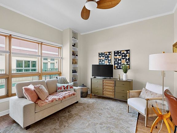 5th image of 110 Richmond Dr SE Unit 305