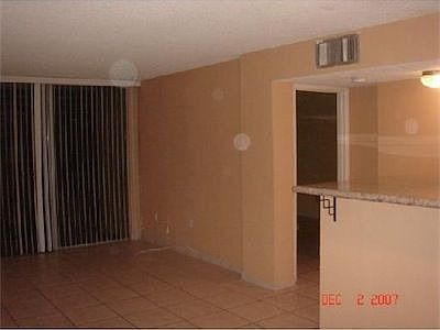2nd image of 110 Fontainebleau Blvd APT 206