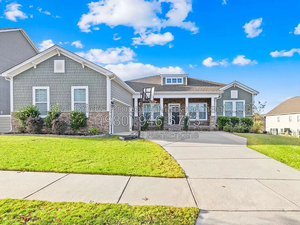 4004 Petersburg Dr
