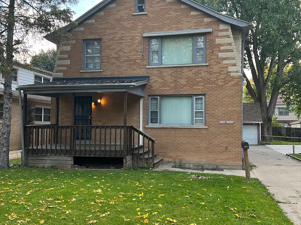 N 44th St