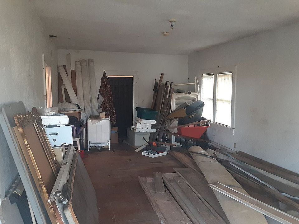 2nd image of 608 Kaw St