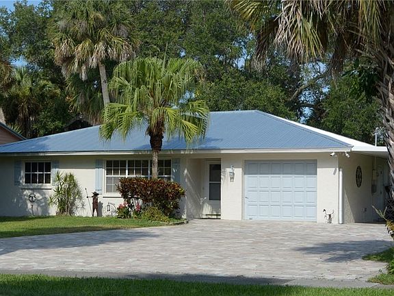 5th image of 1136 SE Saint Lucie Blvd