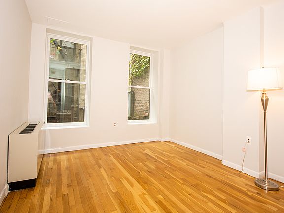 5th image of 9 Barrow St APT 2A