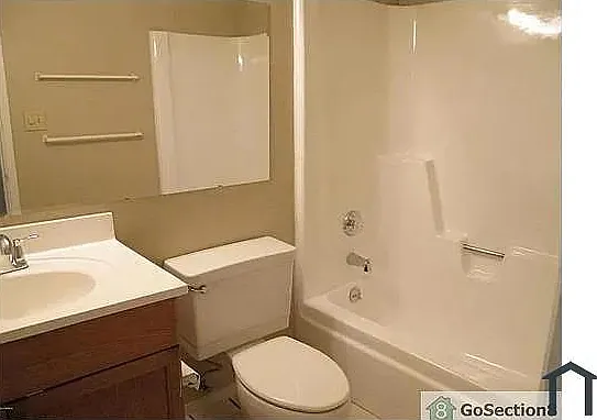 3 bed, 1000 sqft, $1,400 — Photo 2