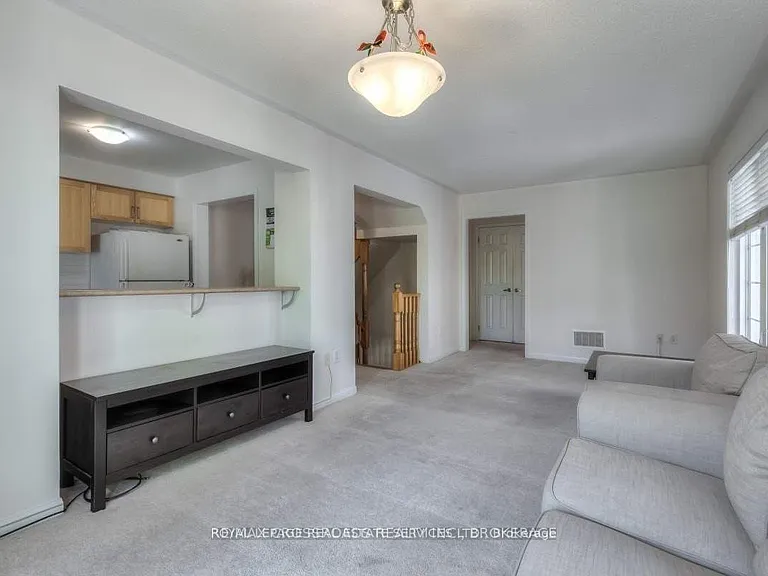 58 Howe Ave — Photo 3