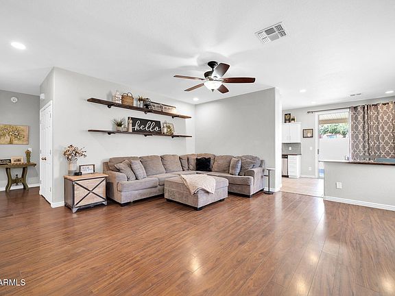 5th image of 13534 W YOUNG Street