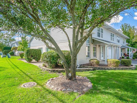 2nd image of 17039 Circle Dr W