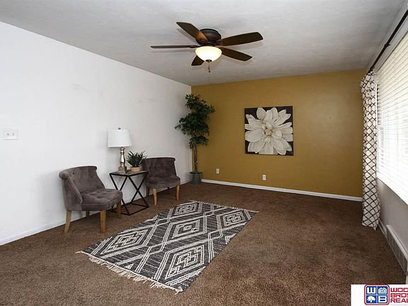 3rd image of 5325 N St