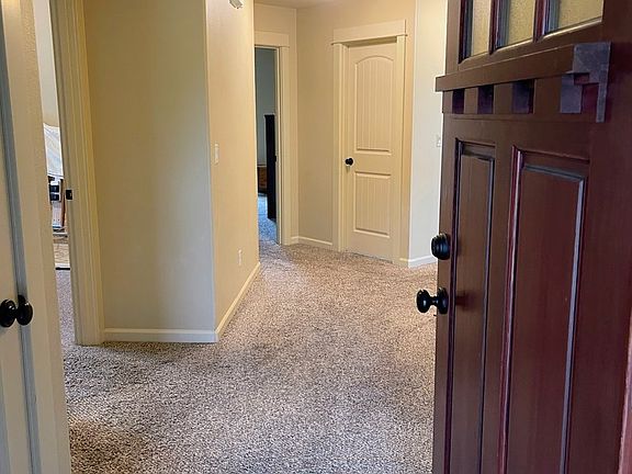 3rd image of 606 E Johnson St