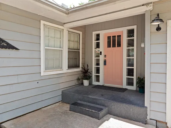 414 W Doyle St, Granbury, TX 76048