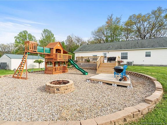 4th image of 768 Shady Ln NE