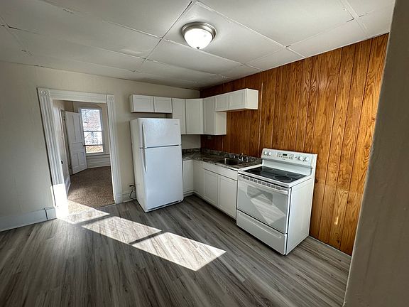 4th image of 515 S Center St #4