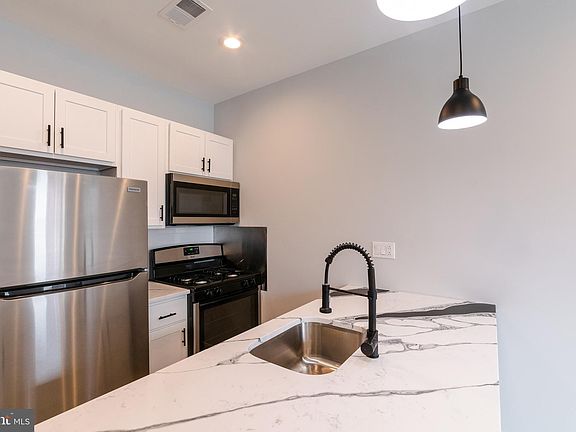 5th image of 2006 S Beechwood St Unit 2
