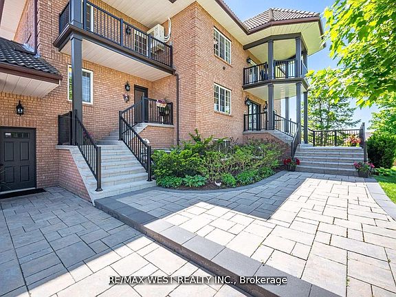 2nd image of 7 Stewart Cres