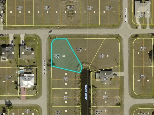 2022 NE 15th Ln, Cape Coral, FL 33909