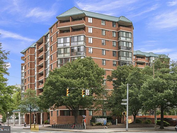 3rd image of 1001 N Randolph St APT 404